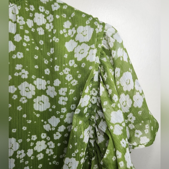 ❤️ Women's LC Lauren Conrad Green Floral Print Top Sz 1X - Picture 2 of 9
